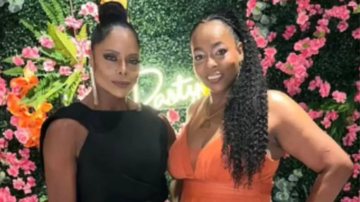 adriana bombom irma gemea widemd