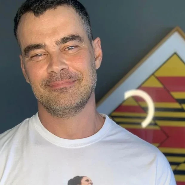 Na entrevista, o ator também revelou as suas preferências na hora H e detalhou algumas descobertas que fez após iniciar uma terapia sexual.