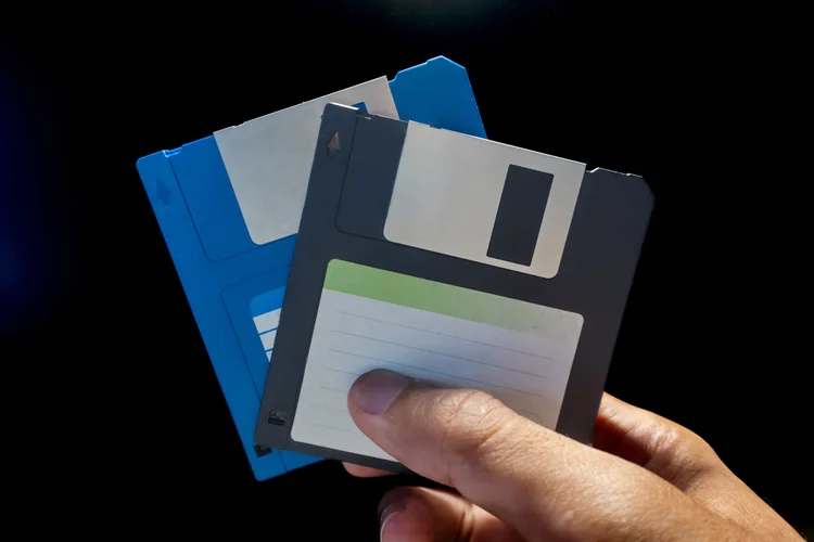 03103800984078