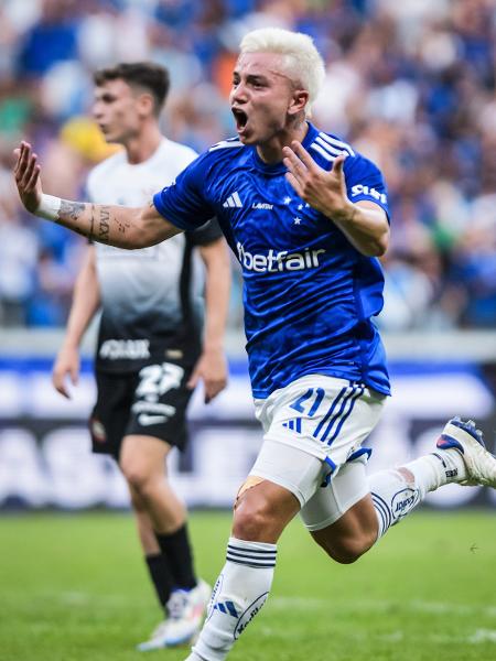 barreal balancou as redes para o cruzeiro no duelo contra o corinthians valido pelo campeonato brasileiro 1720382744493 v2 450x600