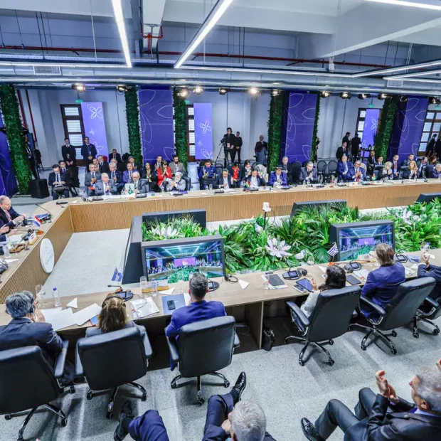 53843950720 4081e61803 o