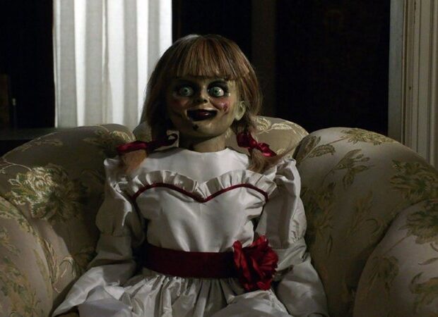 incendio destroi exposicao com a boneca do filme annabelle