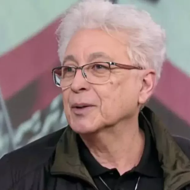 O autor revela que toda a rixa entre eles teve início durante a produção dos últimos capítulos da novela “Roque Santeiro”.