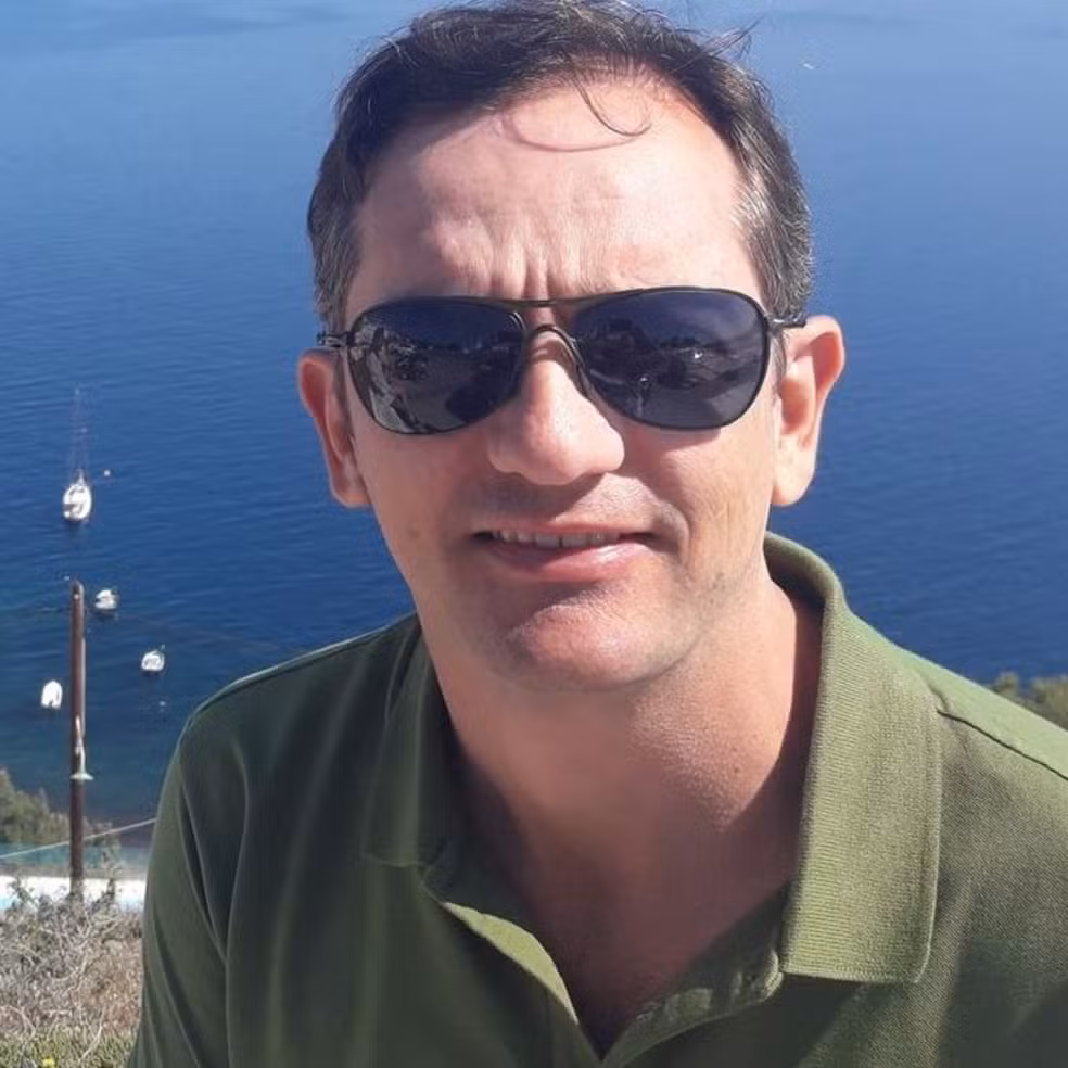 noticias empreendedorismo post feed para instagram azul e vermelho 2