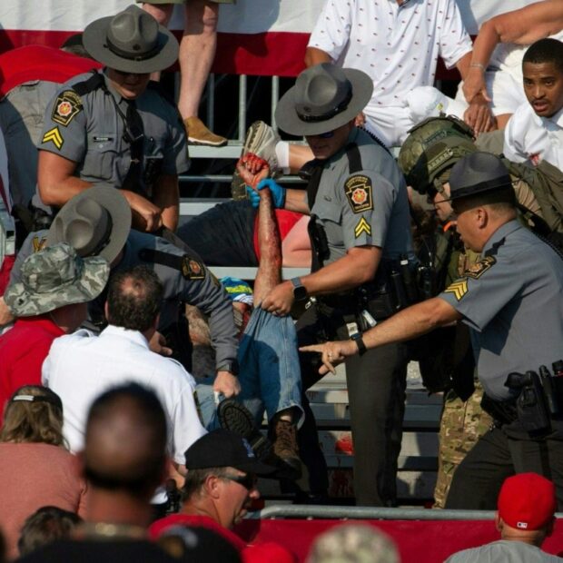 donald trump holds an election rally