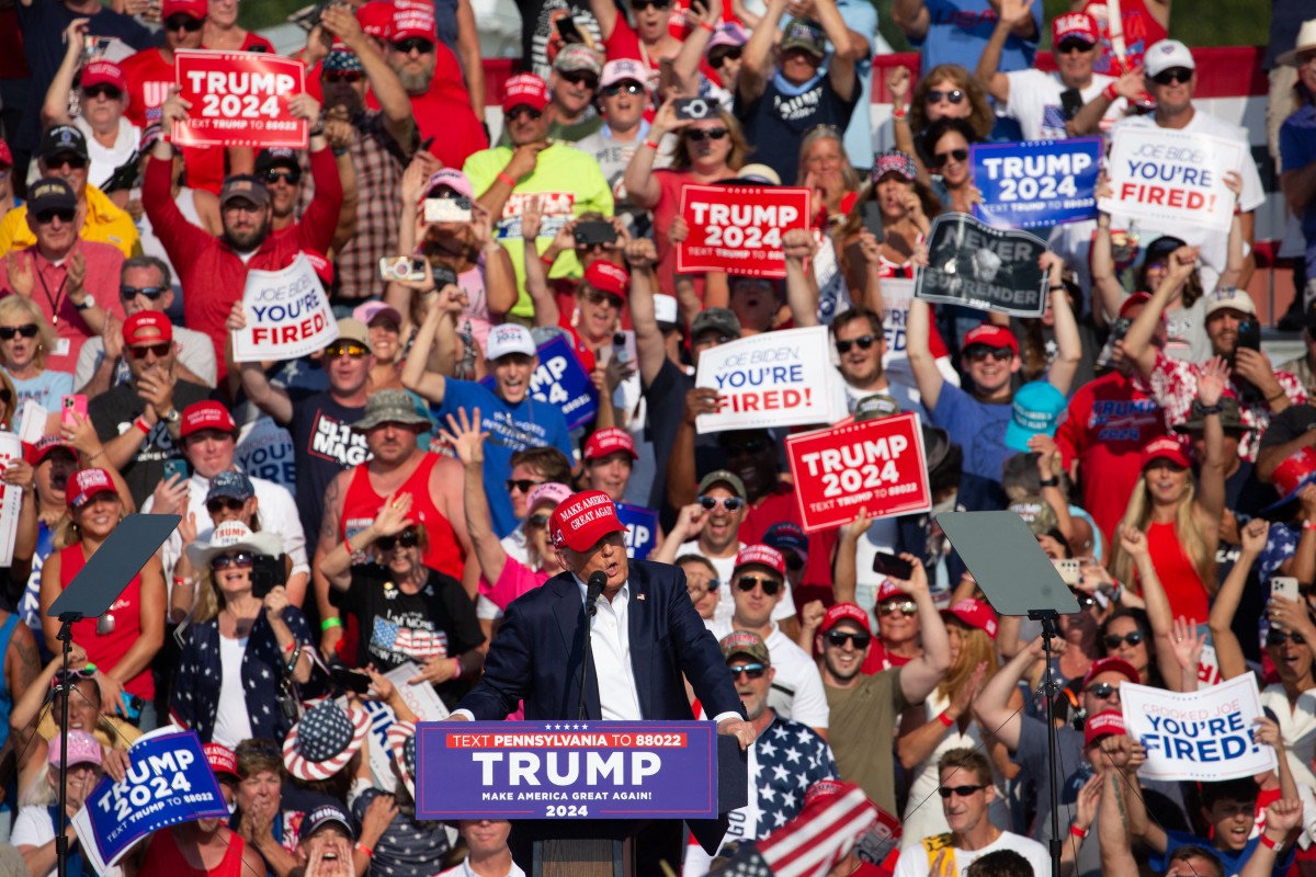donald trump holds an election rally