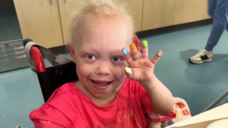 bella thomson widelg