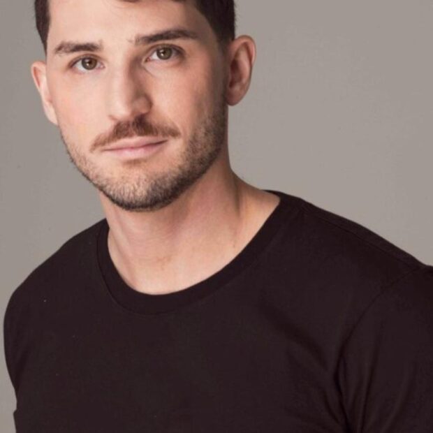 Dr. Mateus Aires otorrinolaringologista especialista em laringologia e cirurgias da voz