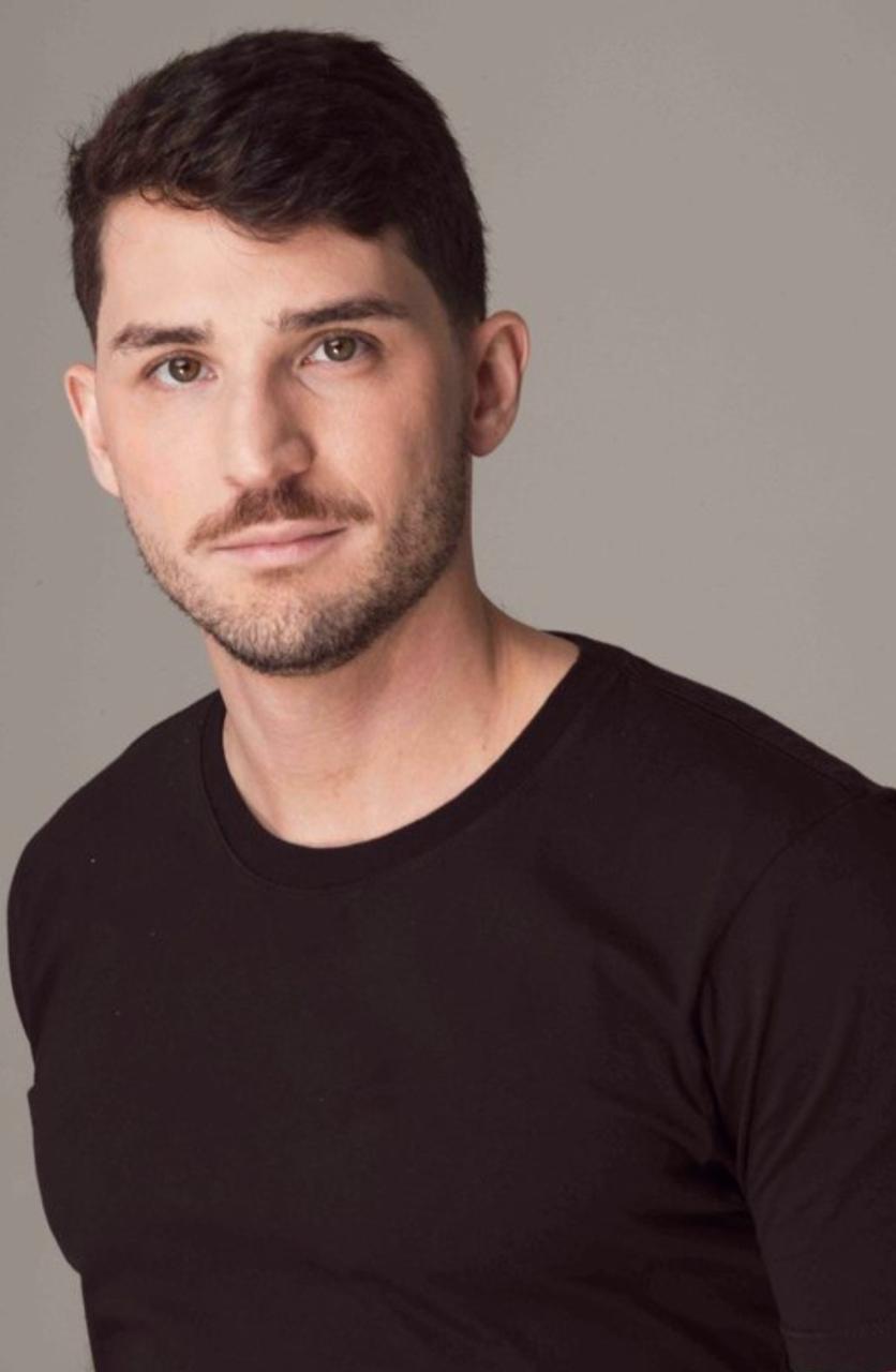 Dr. Mateus Aires otorrinolaringologista especialista em laringologia e cirurgias da voz