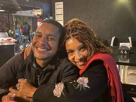 A atriz está sendo muito criticada por namorar um fotógrafo 31 anos mais novo que ela.