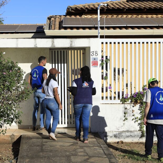 equipes da secretaria de saude visitam os domicilios com identificacao clara. foto jhonatan cantarelle agencia saude df