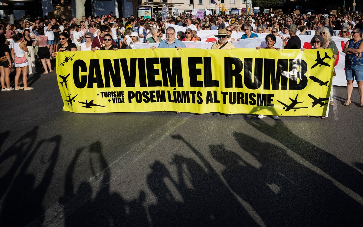 spain tourism demo