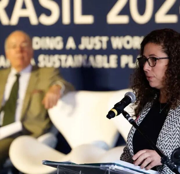 ministra da Gestão e da Inovação em Serviços Públicos, Esther Dweck