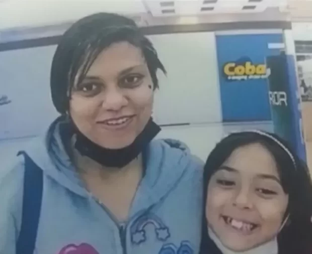 mae e filha foram encontradas mortas abracadas dentro de um banheiro 1721831249887 v2 900x506.jpg