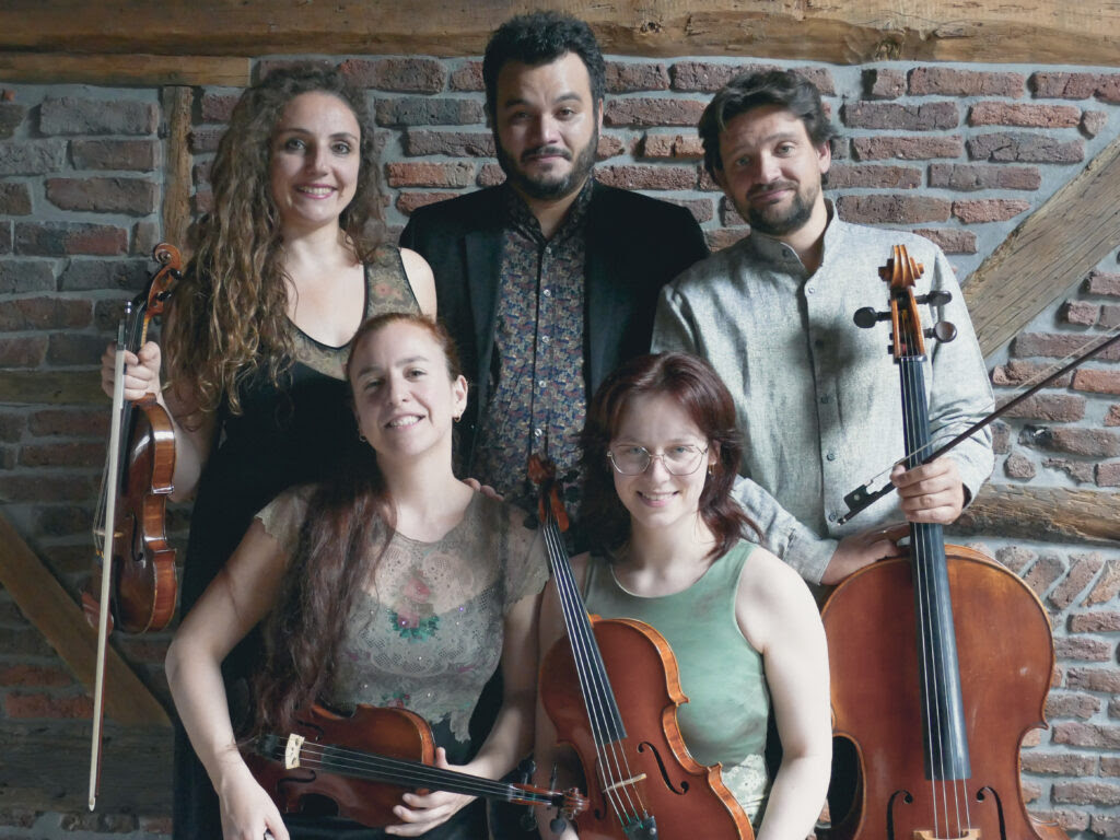 Cantor lírico Bruno Resende e quarteto de cordas Akhtamar. Crédito: Carla Jaci