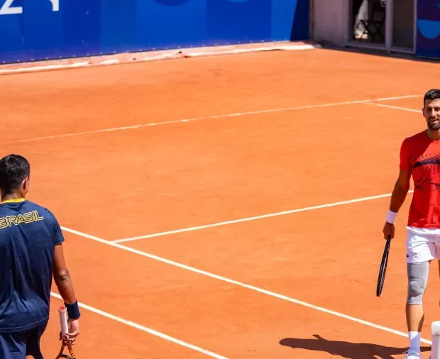o brasileiro thiago monteiro faz treinamento com novak djokovic antes de estreia nos jogos olimpicos 1722172711040 v2 900x506.jpg