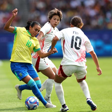 marta tenta escapar da marcacao na partida entre brasil e japao no futebol nas olimpiadas de paris 2024 1722184989504 v2 450x450