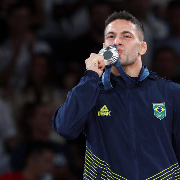 172220049466a6b1ae8c0d8 1722200494 3x2 lg