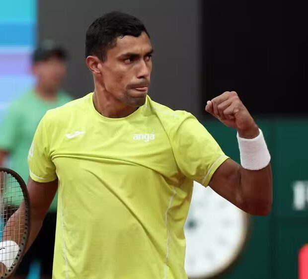 106723746 brazils thiago monteiro gestures against greeces stefanos tsitsipas during their sec