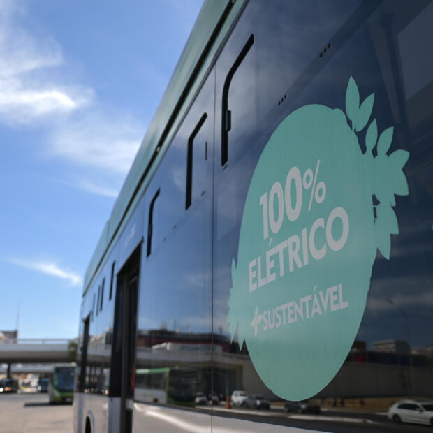 Ônibus elétrico