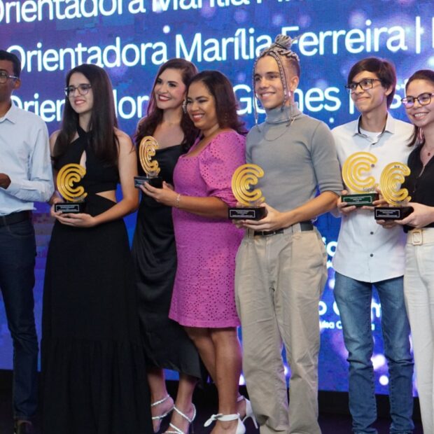 imagens de iuri costa cavalcante que ganhou o premio fapdf quando estudava no cemi do gama. foto divulgacao fapdf 2 1536x1023