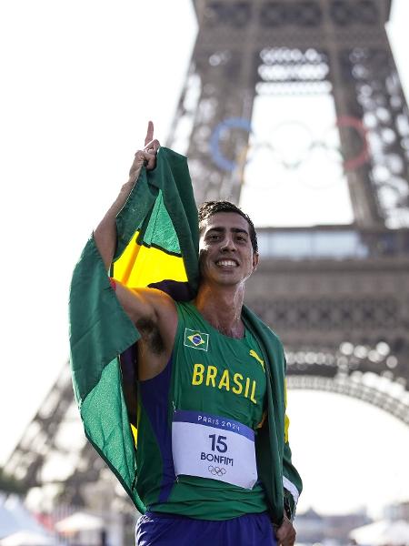caio bonfim conquistou a medalha de prata na marcha atletica nas olimpiadas 1722498221679 v2 450x600