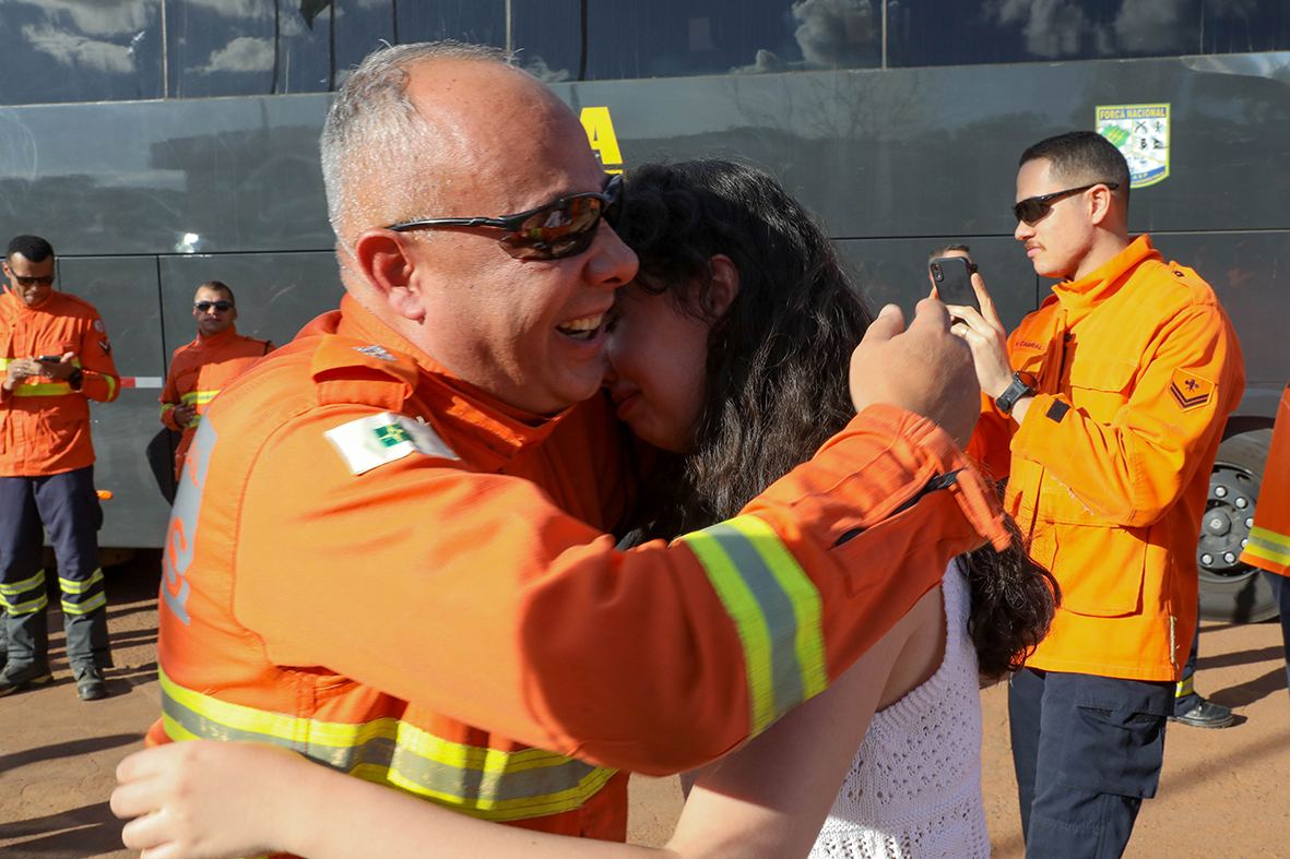 ten glecio monteiro e ana carolina