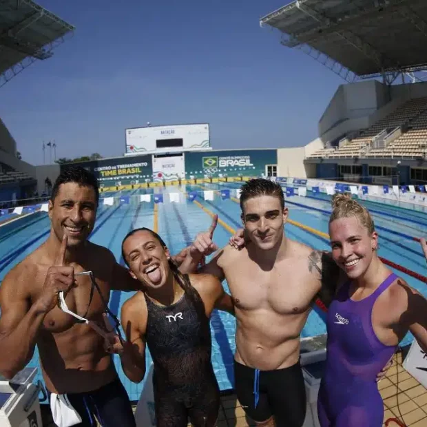 revezamento 4x100 misto brasil natacao cbda