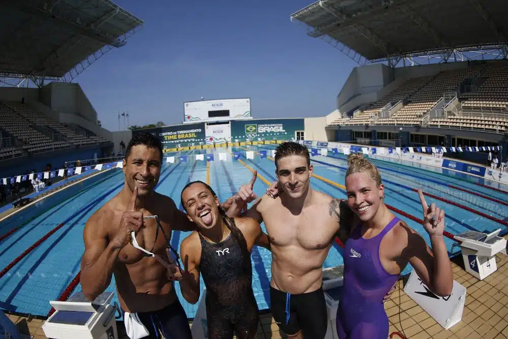 revezamento 4x100 misto brasil natacao cbda
