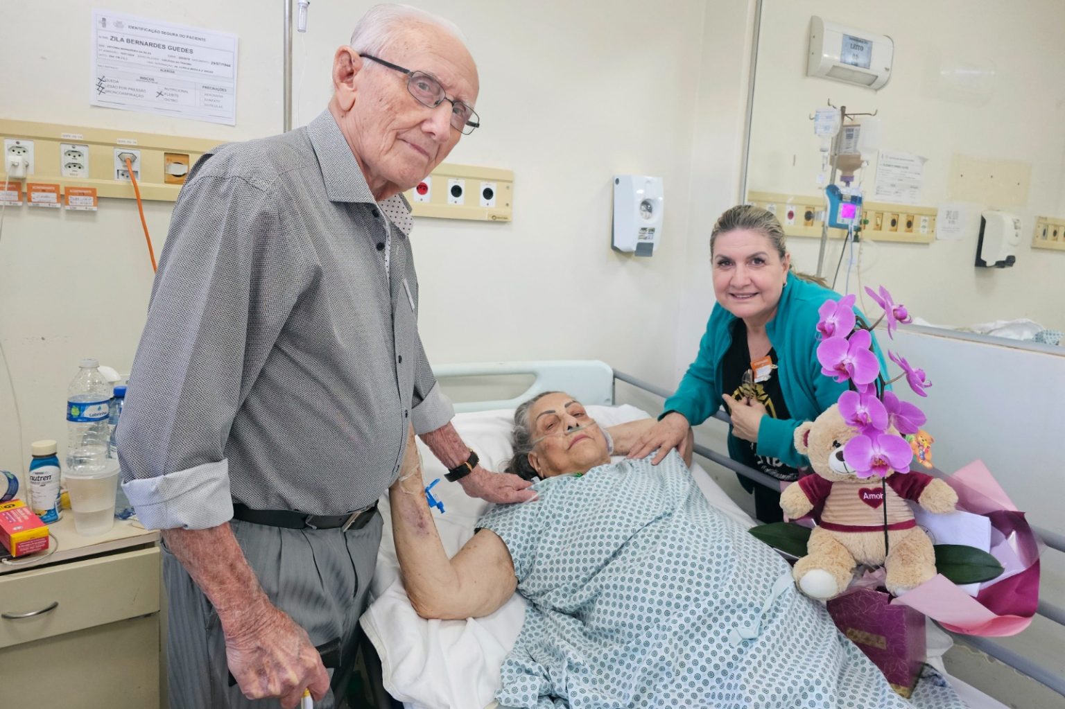 2.8. paciente comemora aniversario. otavio zila e soraya. foto divulgacao igesdf 1536x1023