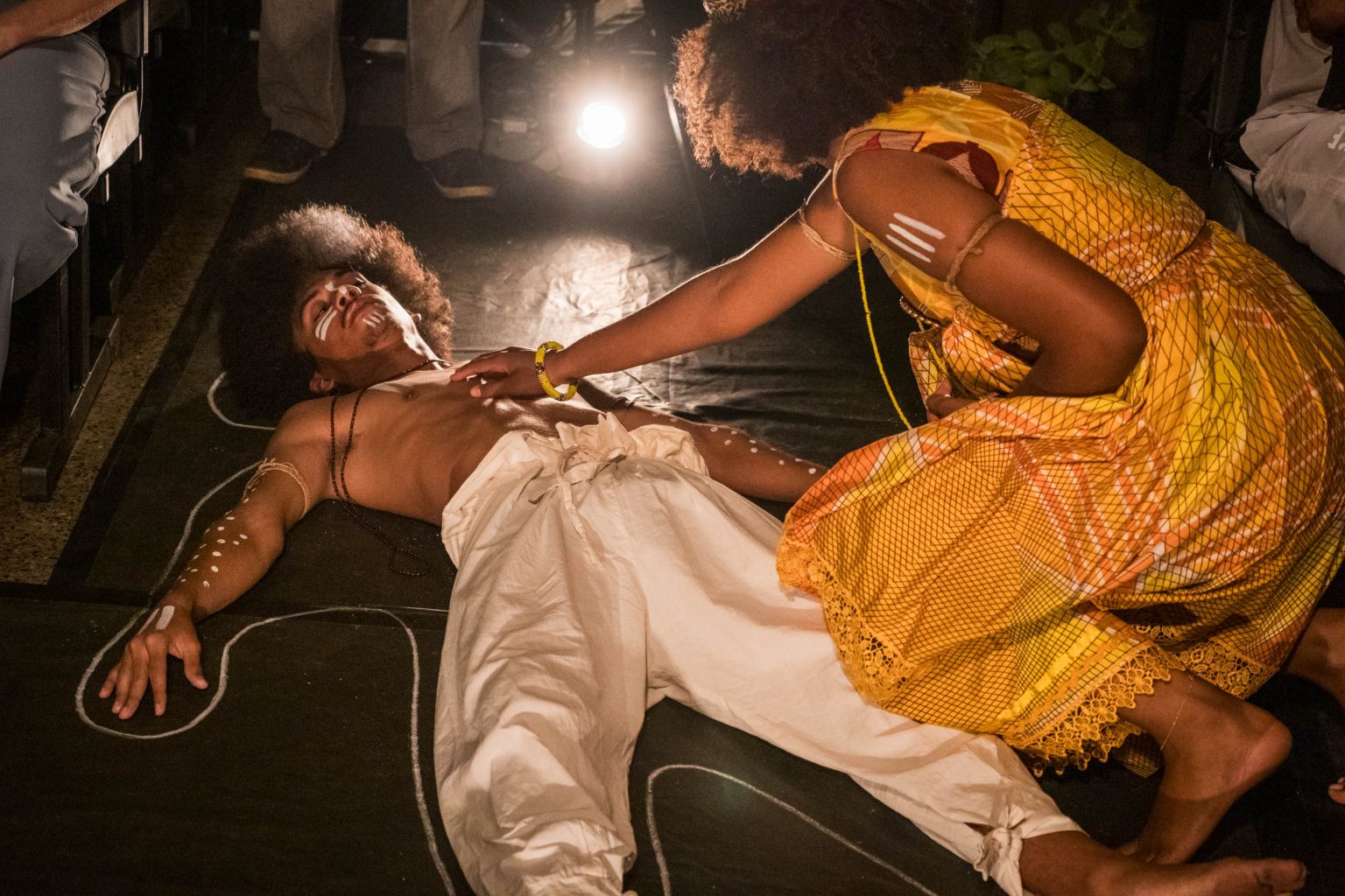 espetaculo teatral de escola publica do gama conscientiza comunidade escolar sobre racismo foto capa 1536x1024