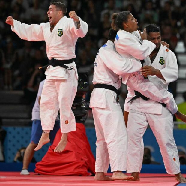 172270518466ae65206bd41 1722705184 3x2 lg