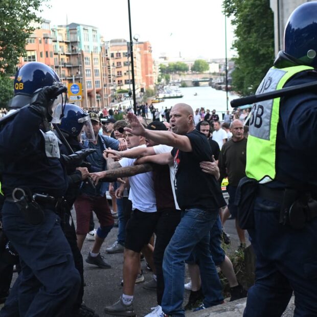 reino unido protestos