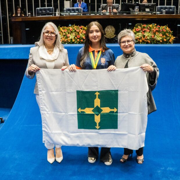 jovem senador estudante da rede publica do df toma posse no plenario do senado foto capa 1536x1024