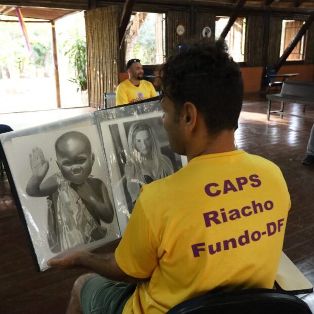 caps ii do riacho fundo comemora 18 anos de sua oficina de mosaico foto sandro araujo agencia saude df 20 1536x1024