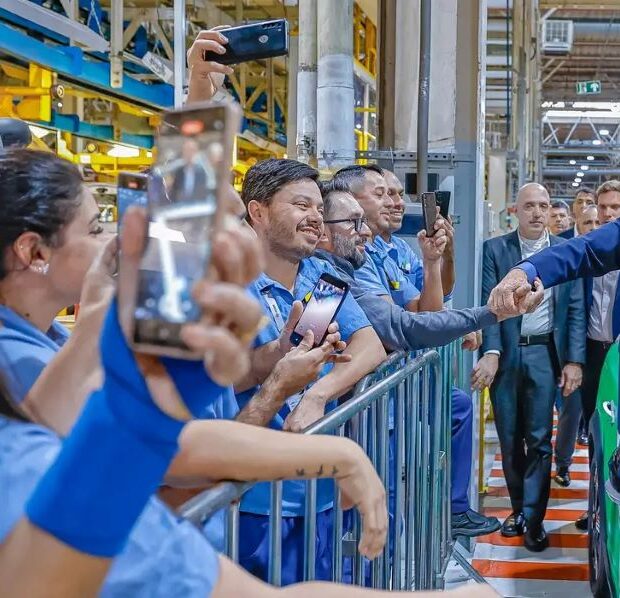 f73bde98 4074 46a0 b9bb e64a476828a5