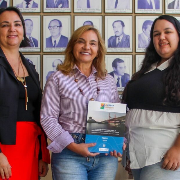 a engenheira maruska holanda (c), entre as arquitetas fernanda bougleux e irislany rosa