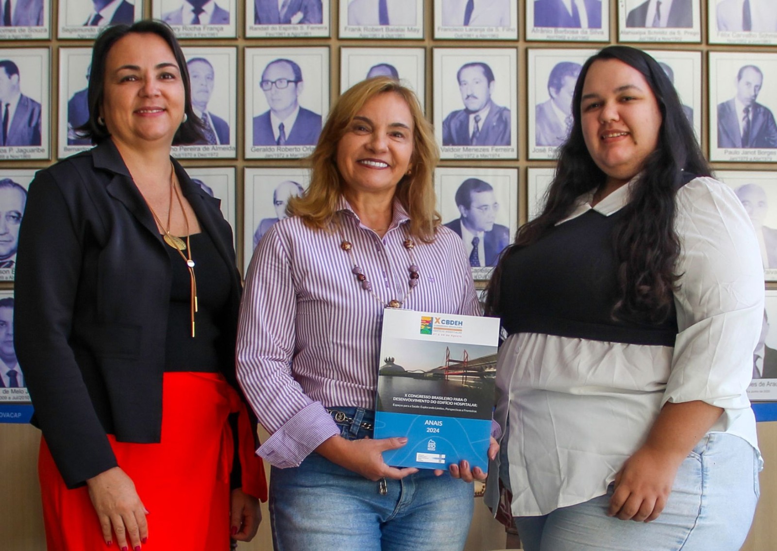 a engenheira maruska holanda (c), entre as arquitetas fernanda bougleux e irislany rosa