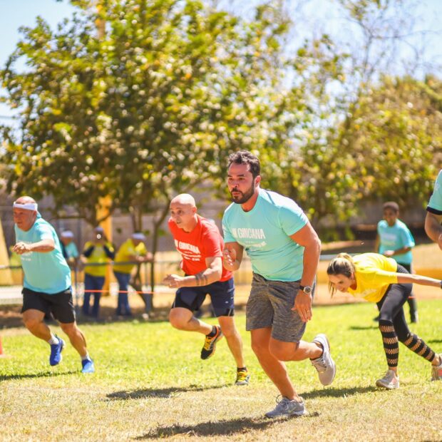 gincana reune mais de 120 servidores do samu df em atividades como escape room torta na cara e uma corrida com obstaculos. foto jhonatan cantarelle agencia saude df 1920x1280