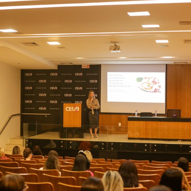 palestras e rodas de conversa visaram chamar atencao para o agosto dourado mes dedicado a promocao protecao e apoio a amamentacao. foto ualisson noronha agencia saude df
