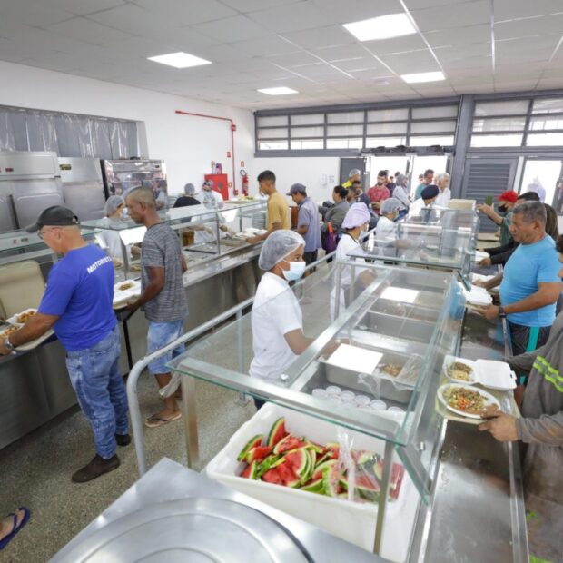 19.4. materia oferta de refeicoes gratuitas. foto tony oliveira agencia brasilia 1 1536x1023