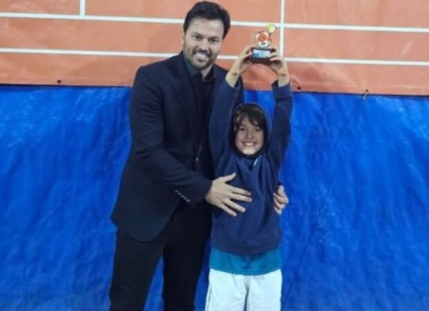 filho de patricia abravanel comove a familia ao dedicar titulo a silvio santos widelg