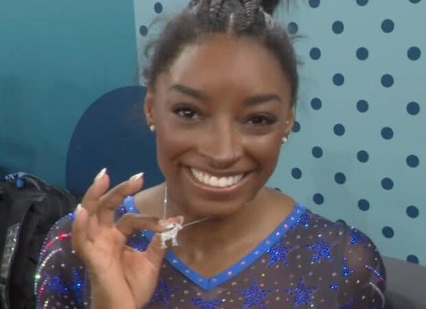 simone biles 1 widelg