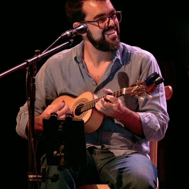 Cavaquinista Nelsinho Serra. Crédito: Divulgação