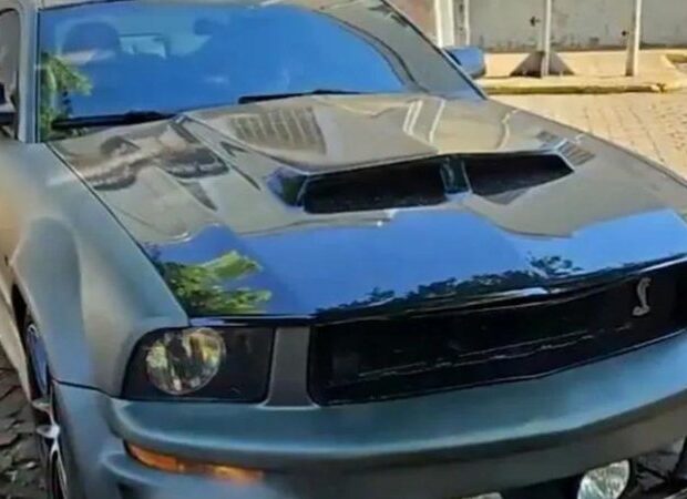mulher foragida e presa apos ser encontrada em carro de sertanejo famoso widelg
