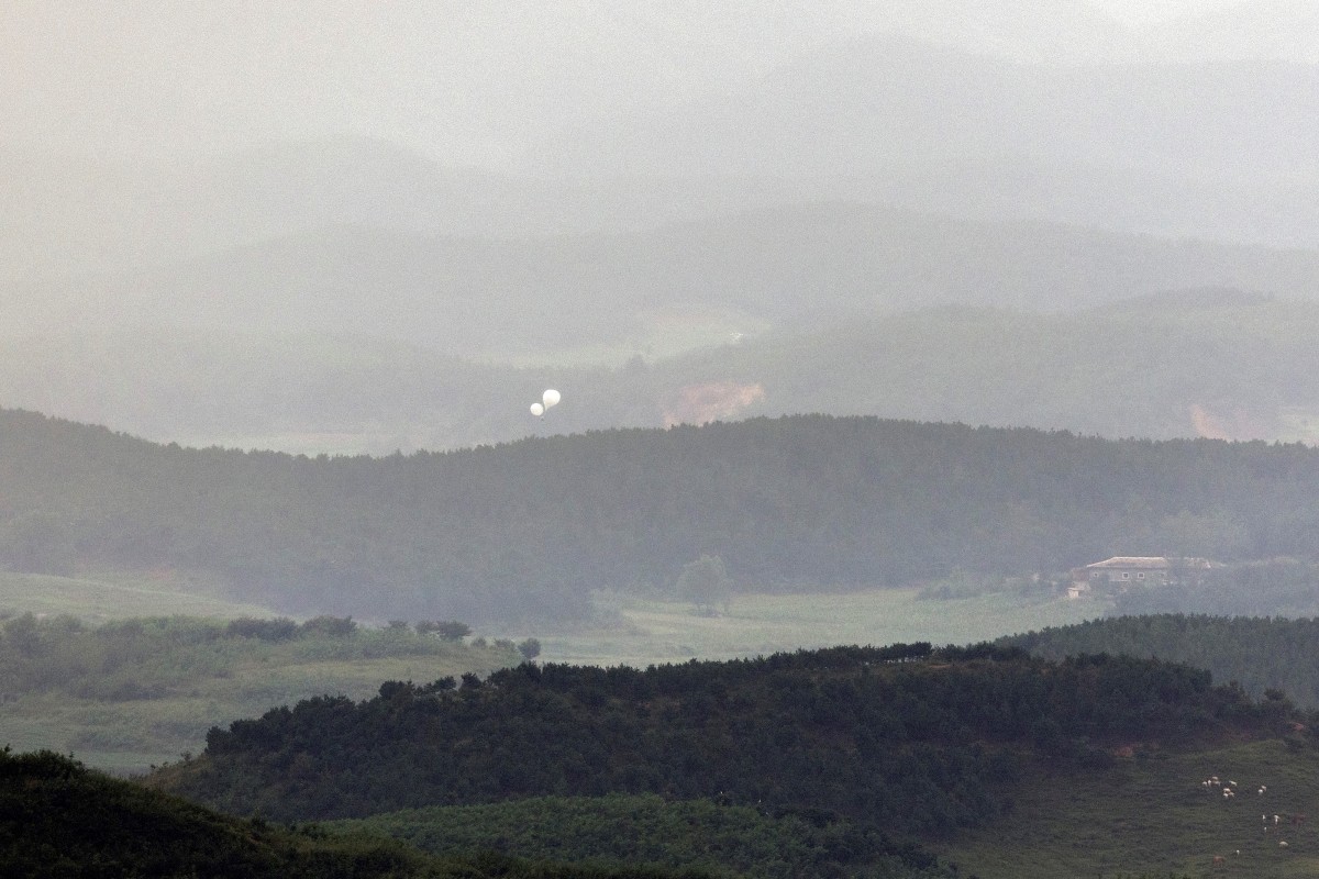 skorea nkorea trash balloons