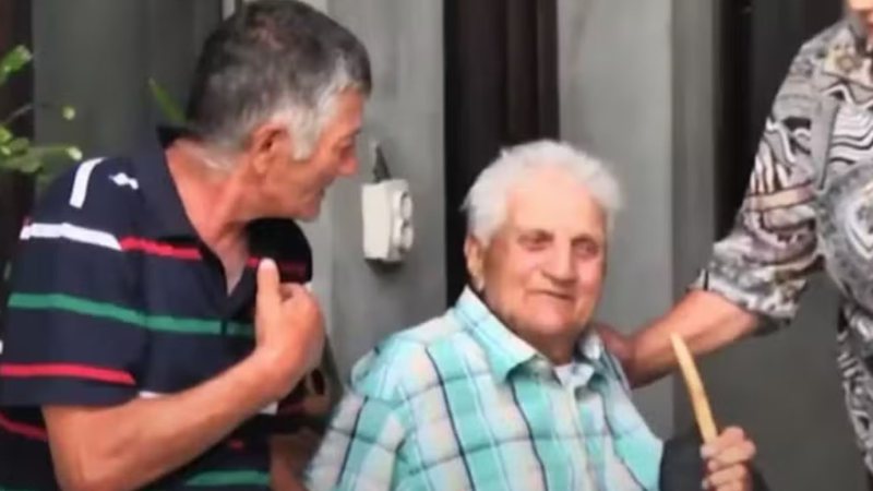 homem desaparecido ha 30 anos volta com a mesma roupa widelg