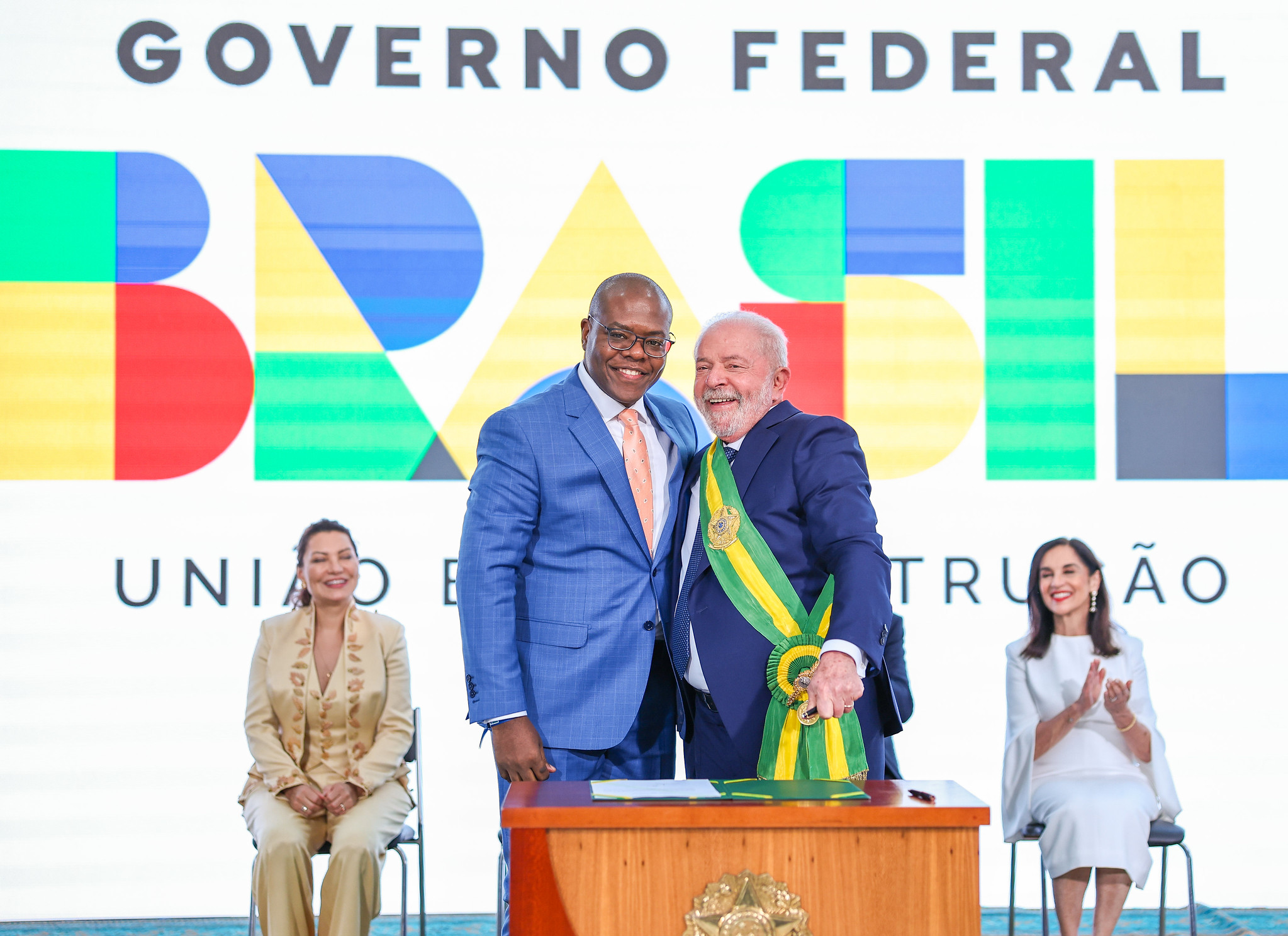 52626896108 86f130a8db k