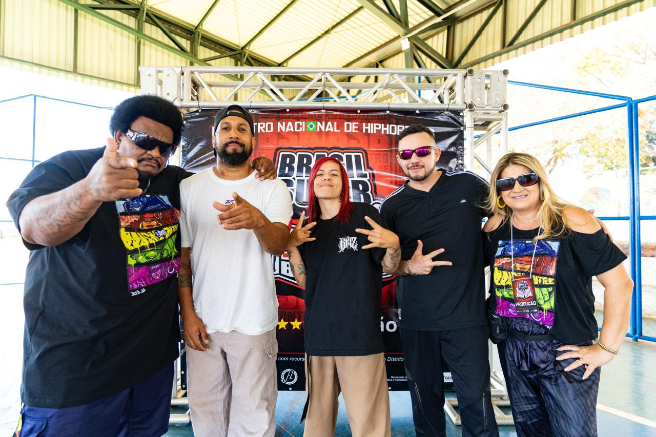 Rivas e Jane Alves ladeiam os jurados: Bboy Migaz, que compôs o júro modalidade nas Olimpíadas, a Bgirl Nathana, uma das grandes brasileiras mundo afora, e o Bboy Chede Presidente da Federação Brasiliense de Danças Desportivas de Brasikia (FBDD)