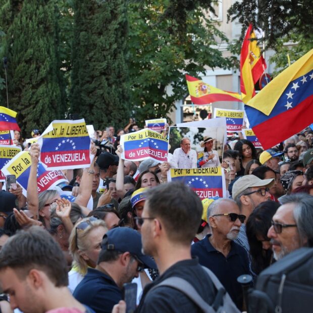 spain venezuela politics parliament demo